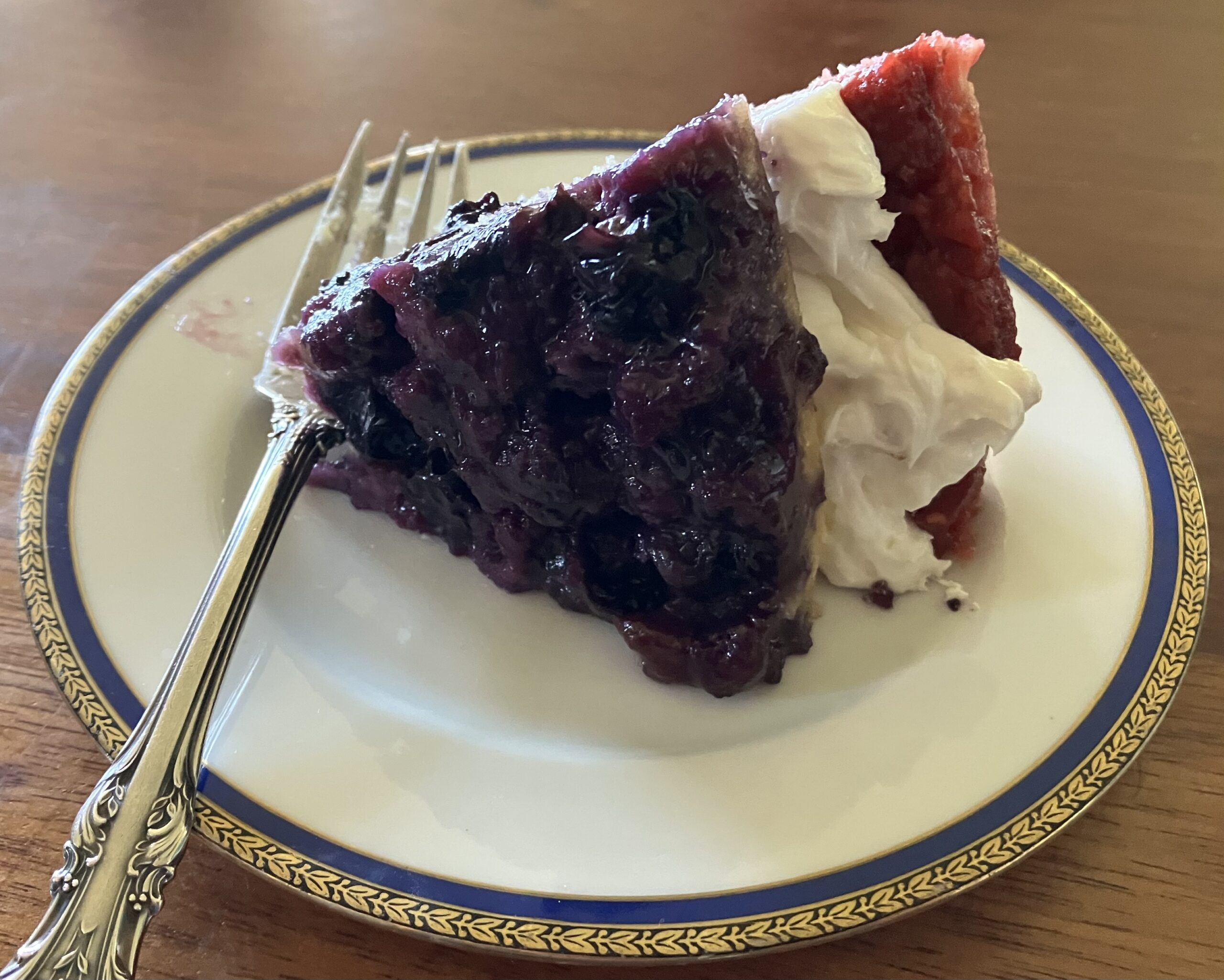 Caramelized Berry Cake with Buttercream - Image 2