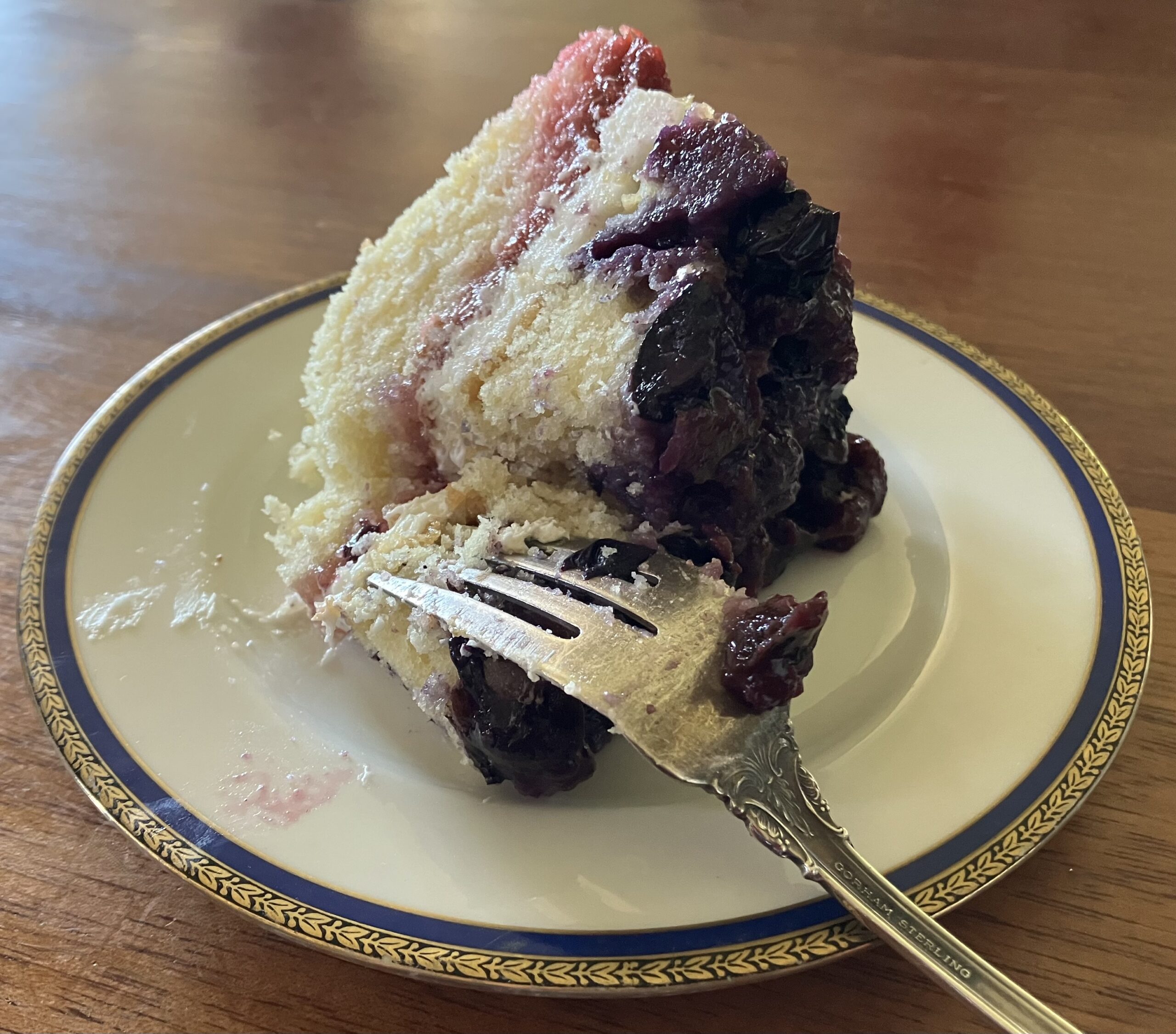 Caramelized Berry Cake with Buttercream - Image 6
